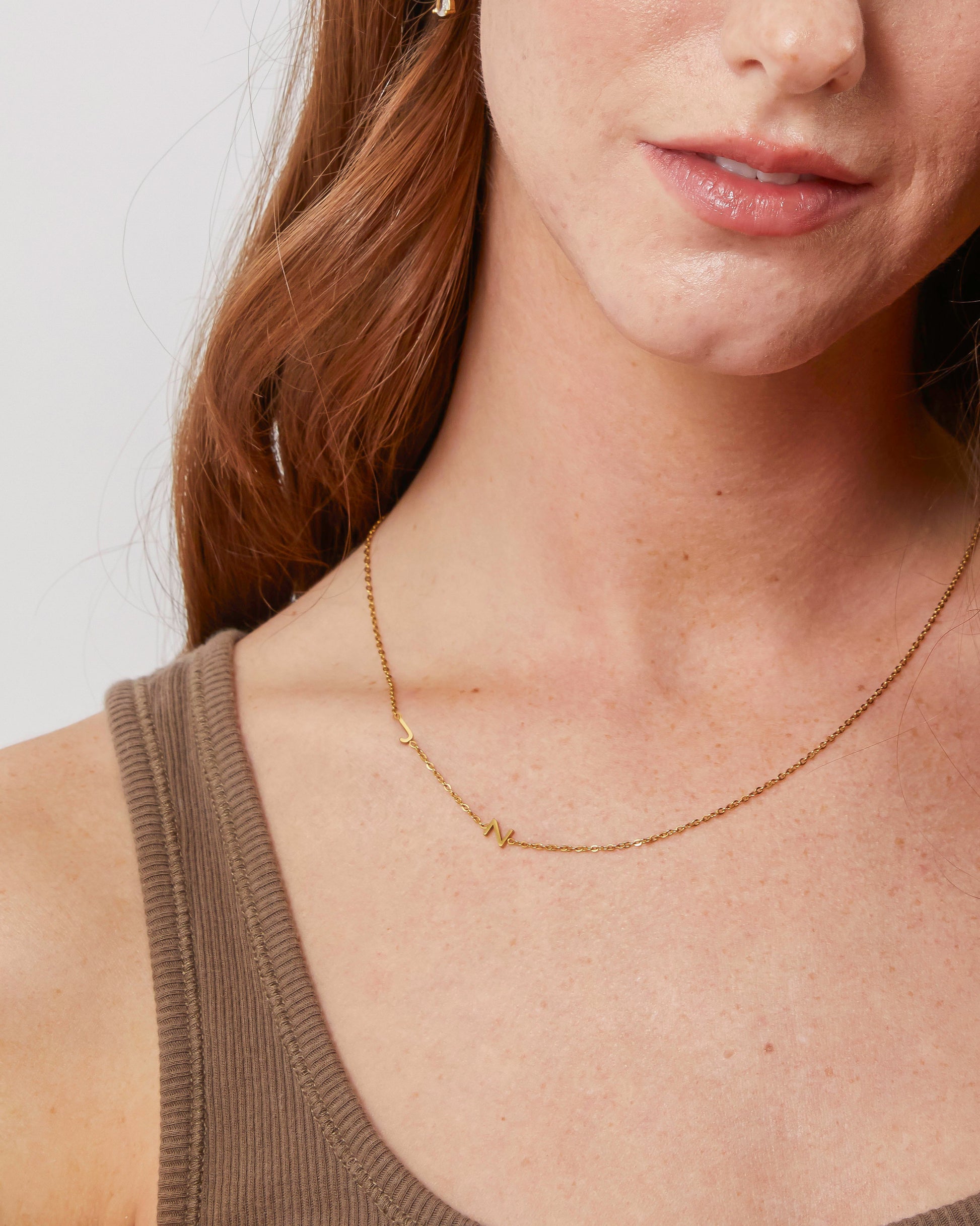 Collana personalizzata con iniziali laterali – Ricordi d'Oro Collana personalizzata con iniziali laterali – Ricordi d'Oro