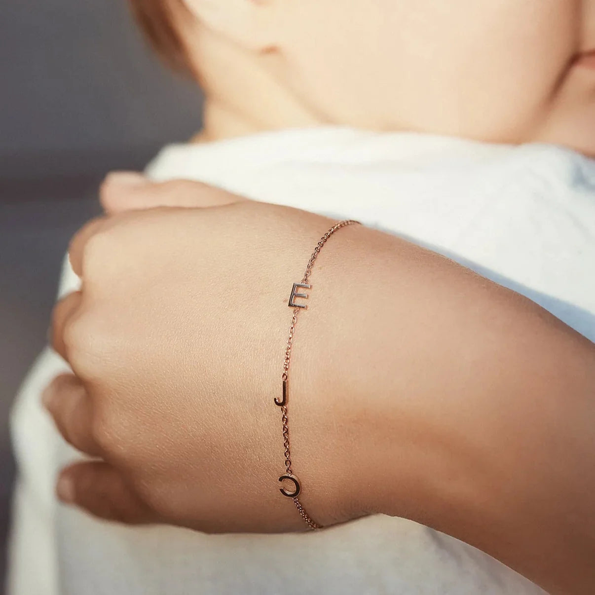 Bracciale con nome personalizzato con iniziali per ragazzo e ragazza, regalo di compleanno con braccialetto identificativo con data incisa gratua 36 Bracciale con nome personalizzato con iniziali per ragazzo e ragazza, regalo di compleanno con braccialetto identificativo con data incisa gratua 36